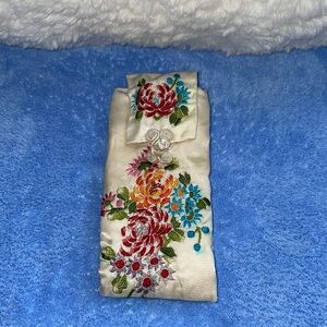 Vintage 1950’s Hand Embroidered Needlepoint eye-glasses pouch.